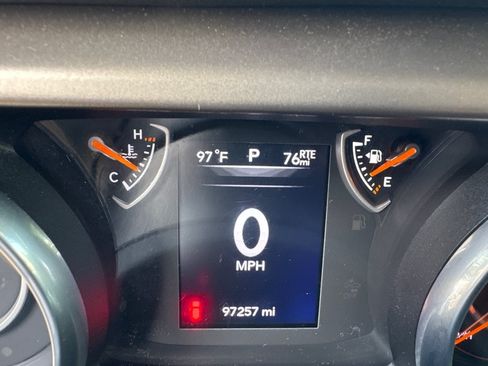 Used 2018 Jeep Wrangler Unlimited Sport S AWD/4WD image 9