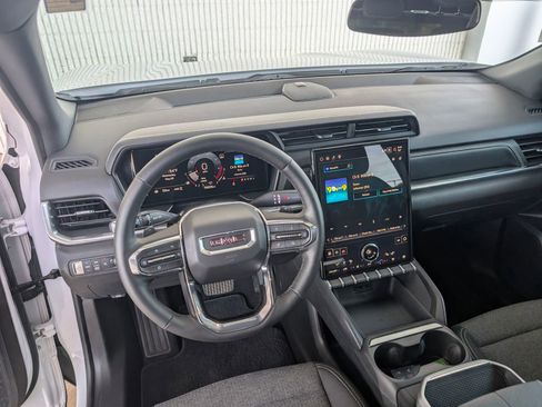 Used 2025 GMC Terrain Elevation AWD/4WD image 11