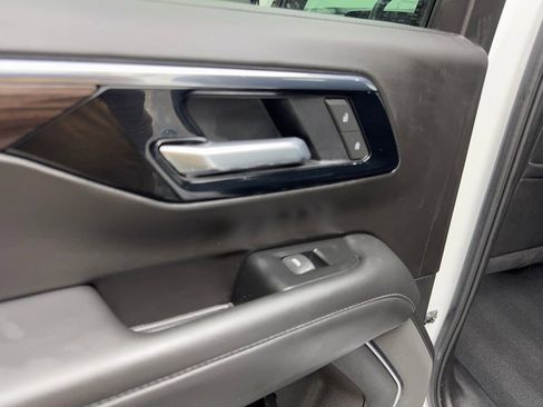 Used 2025 Chevrolet Tahoe LT AWD/4WD image 38