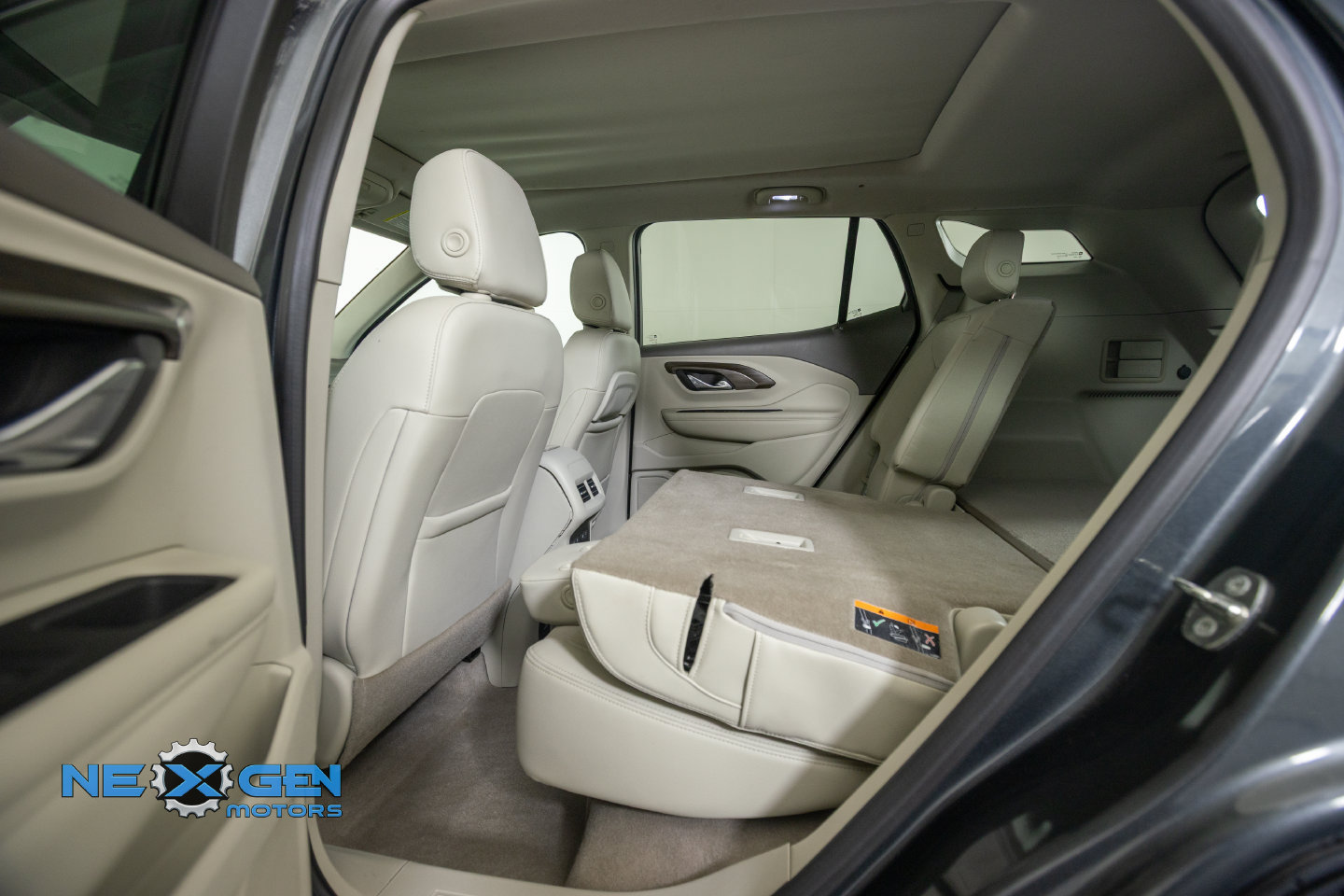 Used 2018 GMC Terrain Denali w/ Advanced Safety Package FWD image 32