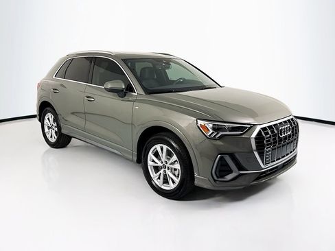 Certified 2025 Audi Q3 2.0T Premium w/ Convenience Package AWD/4WD image 3