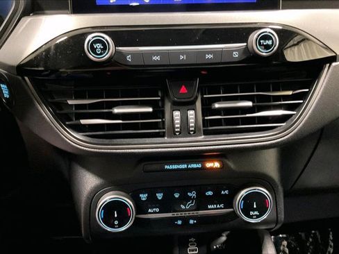 Used 2025 Ford Escape Active AWD/4WD image 32