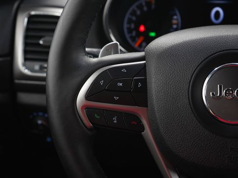 Used 2017 Jeep Grand Cherokee Altitude AWD/4WD image 23
