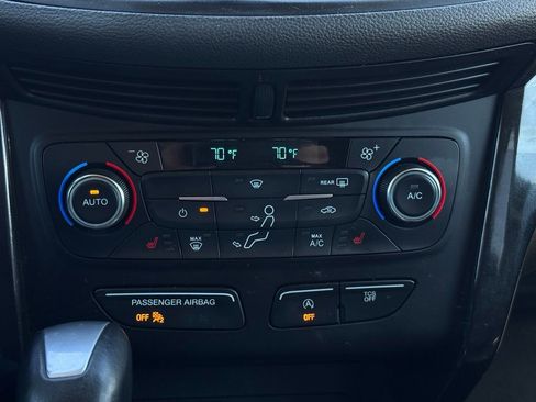 Used 2017 Ford Escape Titanium image 36