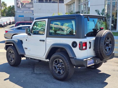 Used 2026 Jeep Wrangler Sport AWD/4WD image 6