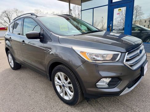 Used 2018 Ford Escape SE AWD/4WD image 4