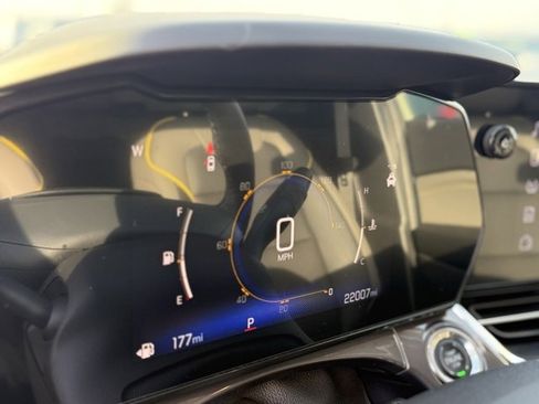 Used 2025 Chevrolet Trax ACTIV w/ Driver Confidence Package image 12