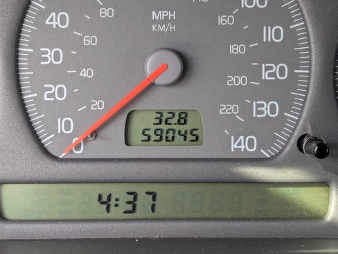 Used 2000 Volvo C70 LT FWD image 17