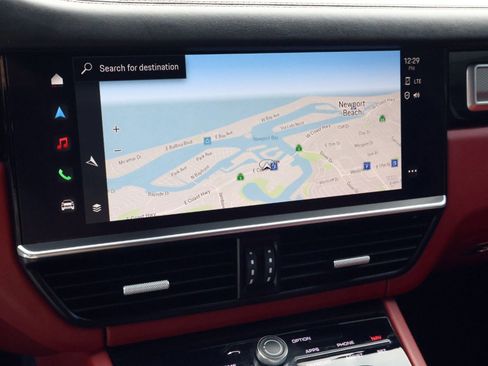 Certified 2023 Porsche Cayenne Platinum Edition w/ Premium Package Plus AWD/4WD image 18