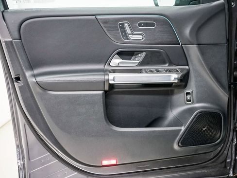 Used 2026 Mercedes-Benz GLB 250 image 19