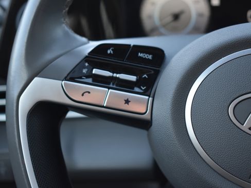 Used 2025 Hyundai Elantra SEL image 15