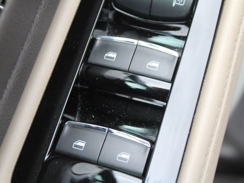 Used 2021 Lincoln Aviator Reserve w/ Equipment Group 201A image 21