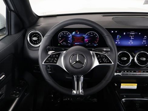 New 2026 Mercedes-Benz GLB 250 image 3