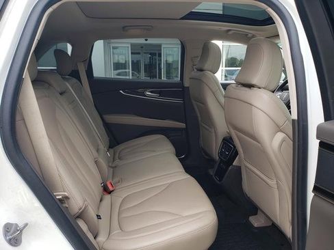 Used 2022 Lincoln Nautilus Reserve image 16