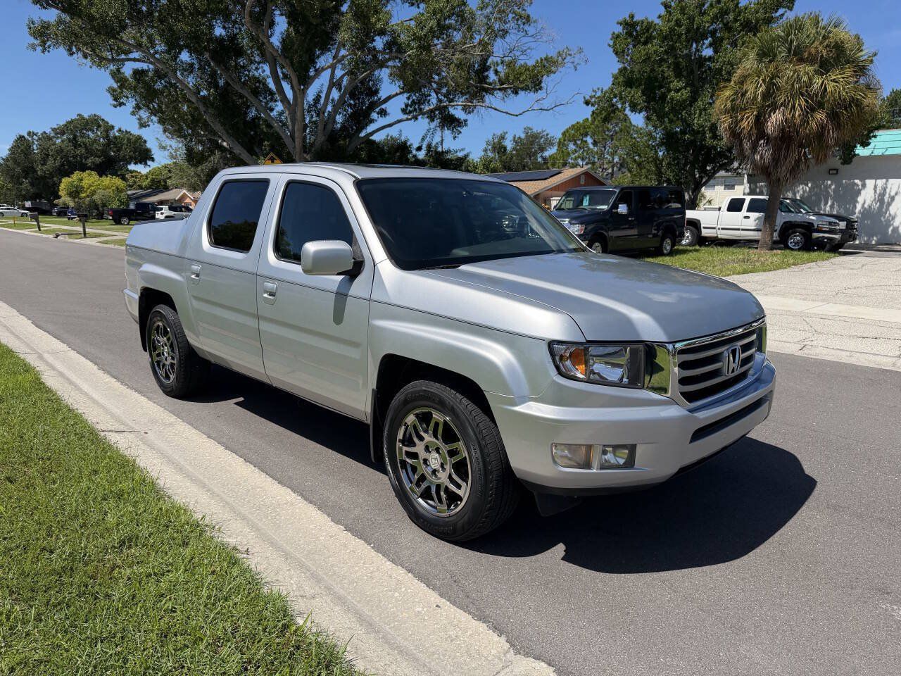Used 2014 Honda Ridgeline SE image 2