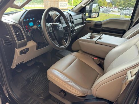 Used 2018 Ford F250 XL w/ STX Appearance Package AWD/4WD image 15