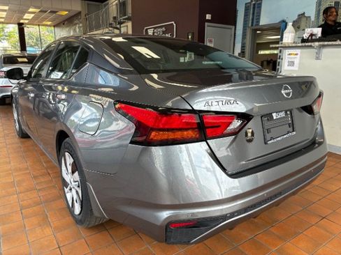 Used 2024 Nissan Altima 2.5 S FWD image 7