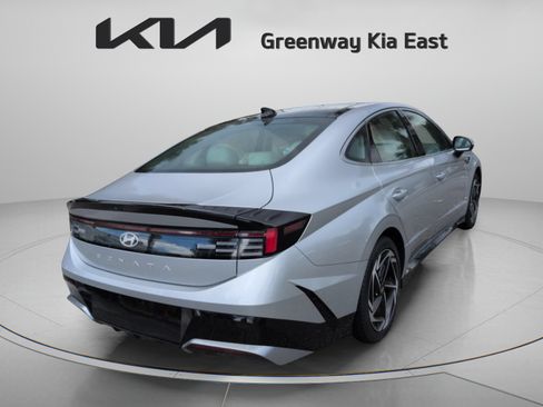 Used 2025 Hyundai Sonata SEL FWD image 6