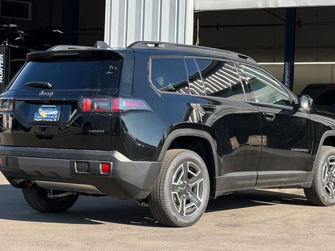 New 2026 Jeep Cherokee Laredo image 4