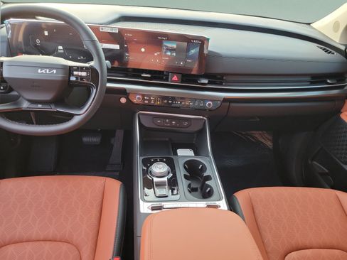 New 2027 Kia Carnival SX w/ Dark Edition Package FWD image 13