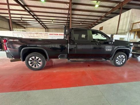 Used 2022 Chevrolet Silverado 2500 LT w/ Texas Edition AWD/4WD image 4