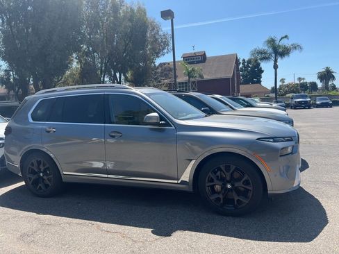 Used 2024 BMW X7 xDrive40i image 2