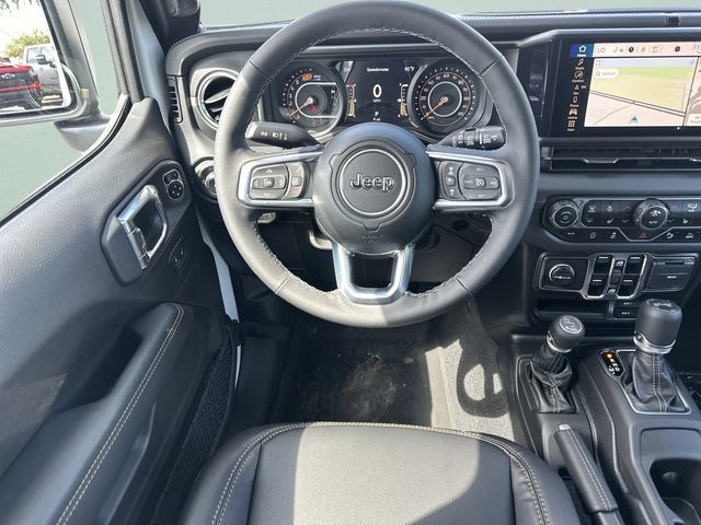 New 2025 Jeep Wrangler Unlimited Sahara AWD/4WD image 15