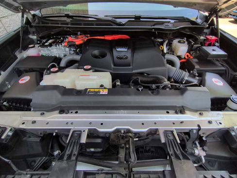 Used 2023 Toyota Tundra Platinum AWD/4WD image 15