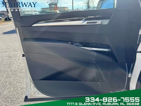 Used 2025 Cadillac Escalade Premium Luxury image 33