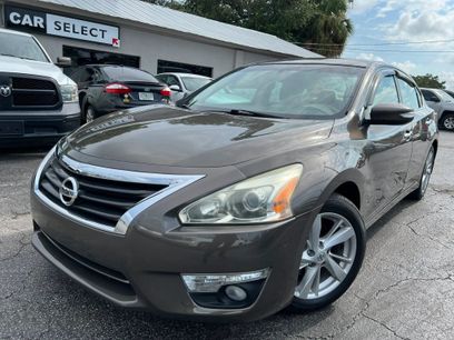 Used 2013 Nissan Altima 2.5 SV w/ 2.5SV Convenience Pkg