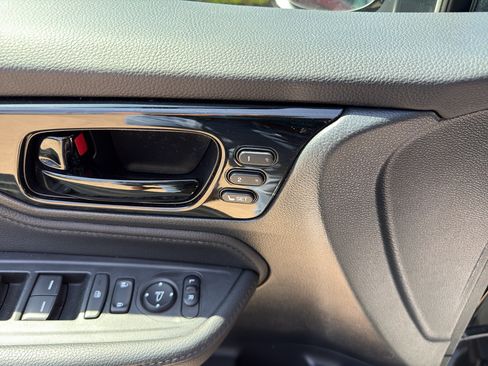 Used 2023 Honda Odyssey Touring image 10