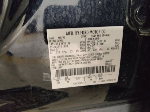 Used 2023 Ford Explorer XLT w/ Equipment Group 202A AWD/4WD image 33