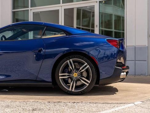 Used 2019 Ferrari Portofino RWD image 14