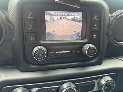 Used 2021 Jeep Gladiator Sport w/ Auxiliary Switch Group AWD/4WD image 8