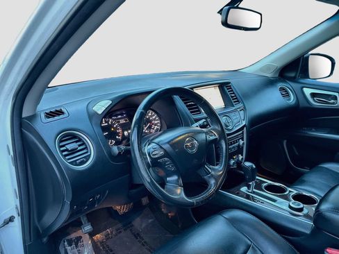 Used 2014 Nissan Pathfinder SL w/ SL Tech Package AWD/4WD image 9