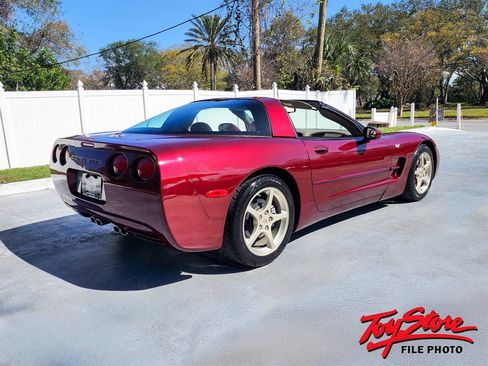 Used 2003 Chevrolet Corvette Coupe w/ Preferred Equipment Group RWD image 8
