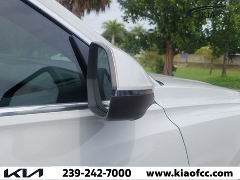 Used 2023 Audi Q8 Prestige AWD/4WD image 10