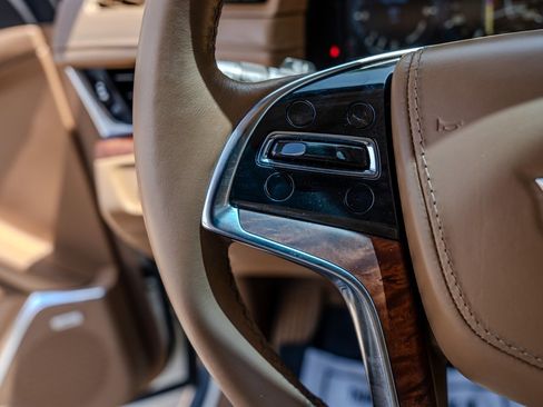 Used 2015 Cadillac Escalade ESV Platinum AWD/4WD image 16