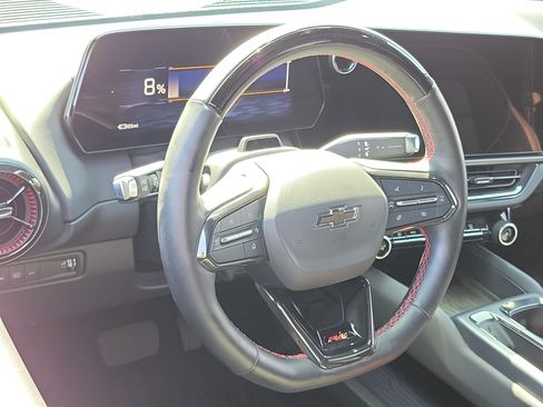 Used 2024 Chevrolet Equinox EV RS FWD image 9