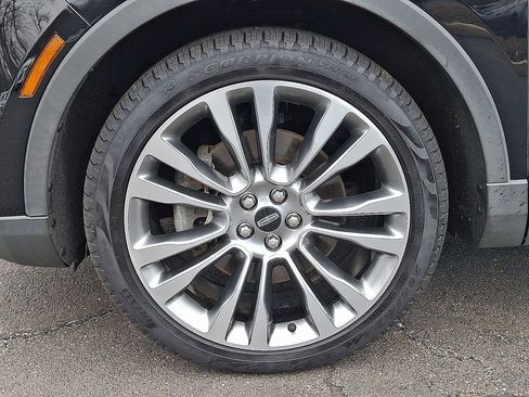 Used 2018 Lincoln MKX Reserve w/ Driver Assistance Package AWD/4WD image 9