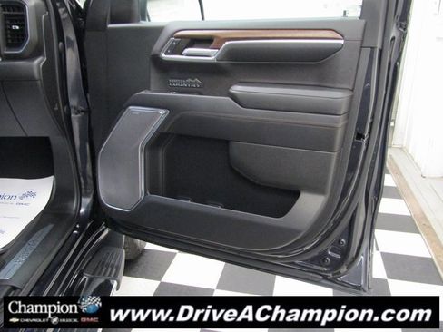 Used 2023 Chevrolet Silverado 1500 High Country image 49