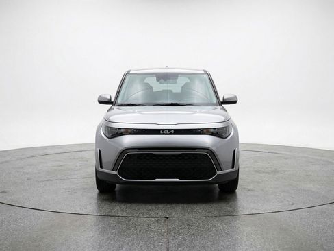 Used 2025 Kia Soul LX w/ LX Technology Package image 2