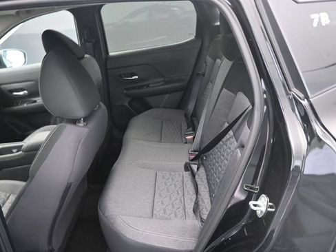 Used 2025 Nissan Kicks SV w/ SV Premium Package AWD/4WD image 21