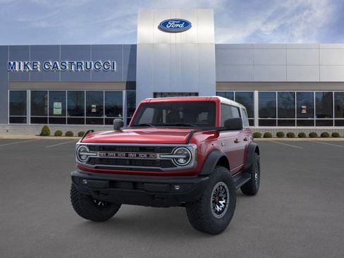 New 2026 Ford Bronco Outer Banks w/ Sasquatch Package image 2