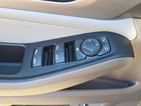 Used 2019 Chevrolet Traverse LT image 45