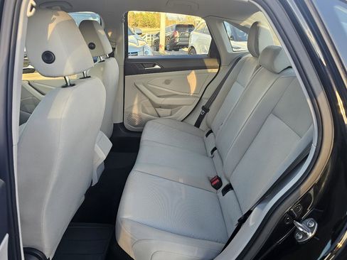 Used 2019 Volkswagen Jetta S image 4