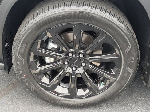 Used 2026 Toyota Highlander XLE image 11