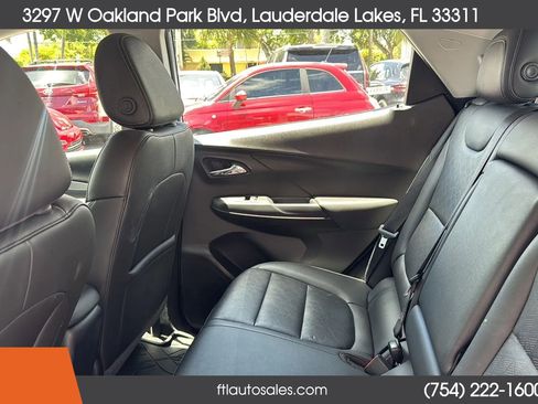 Used 2023 Chevrolet Bolt LT FWD image 33
