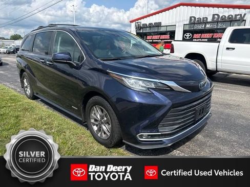 Certified 2021 Toyota Sienna XLE FWD image 1