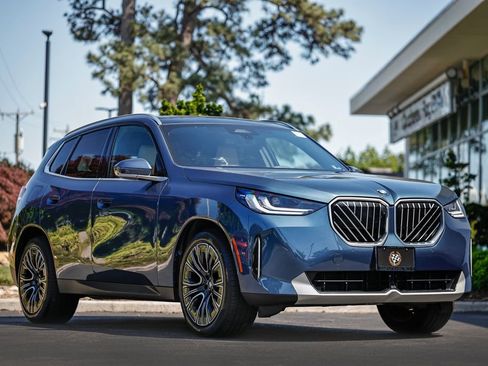 Certified 2025 BMW X3 xDrive30 w/ Premium Package AWD/4WD image 1